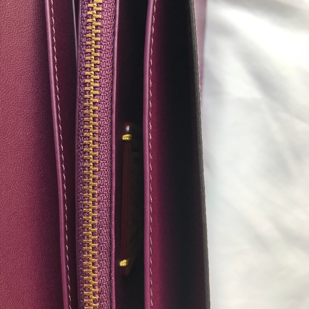 Authentic Coach Purple Crossbody Bag - Picture 6 of 10